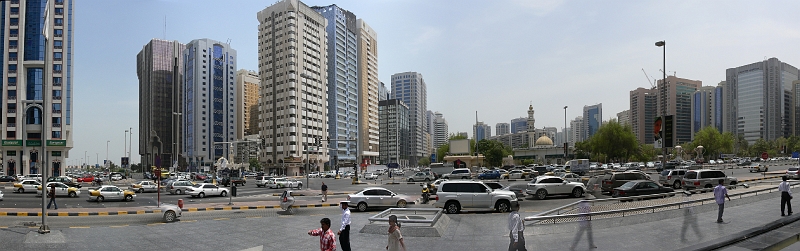 Abu_Dhabi_streets.jpg